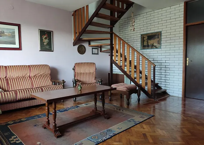 Tony Montana's House For Rent Klenovica
