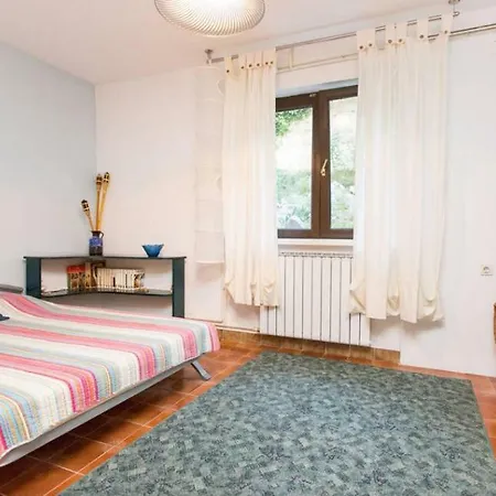 Tony Montana's House For Rent * Klenovica